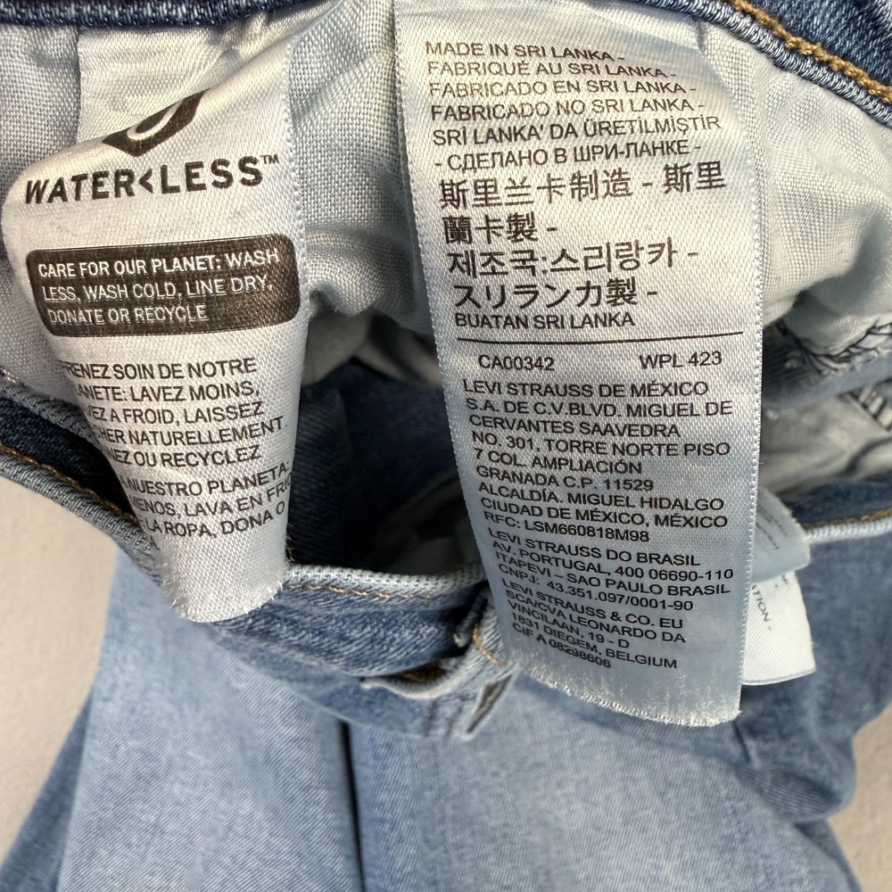 Levi's Silver Tab Mom‎ Jeans Women's Size 32x27 High-Rise Tapered Blue Denim - Picture 5 of 16